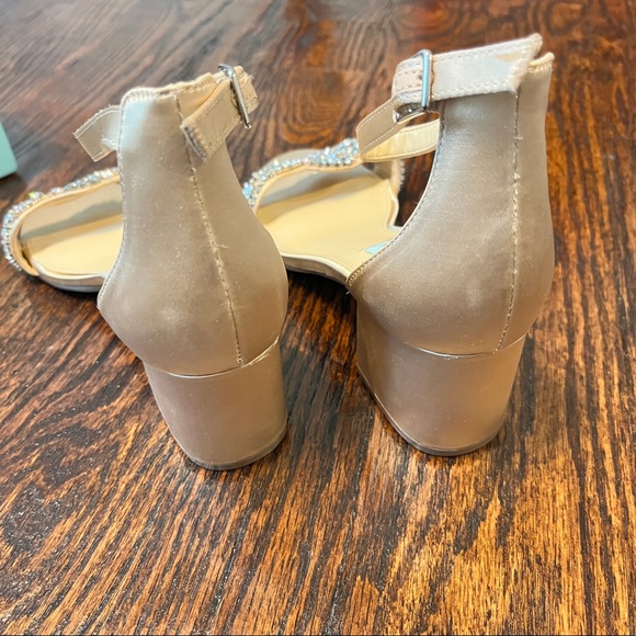 NEW Betsey Johnson Rhinestone Champagne Chunky Heels 6.5 Wedding Party Satin - Picture 10 of 13